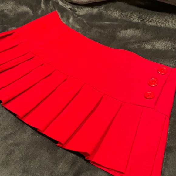 San Julian Red Pleated Skirt - Picture 1 of 6